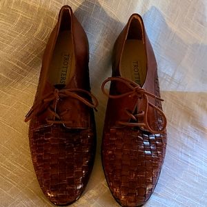 Trotters Lila oxfords